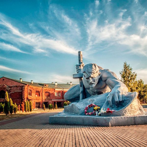 Экскурсия из Минска в Брест и Брестскую крепость